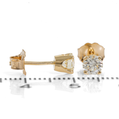 0.61ct Diamond Studs - 3