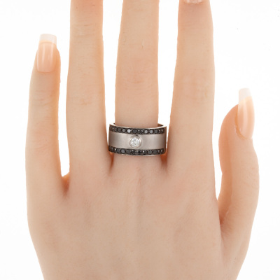 1.01ct Black & White Diamond Ring - 6