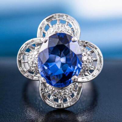 7.40ct Sapphire and Diamond Ring - 8