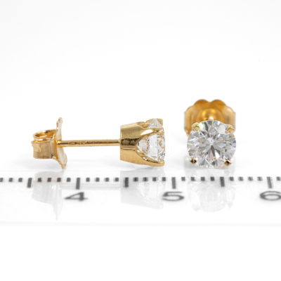 1.09ct Diamond Studs GIA D SI1 - 4