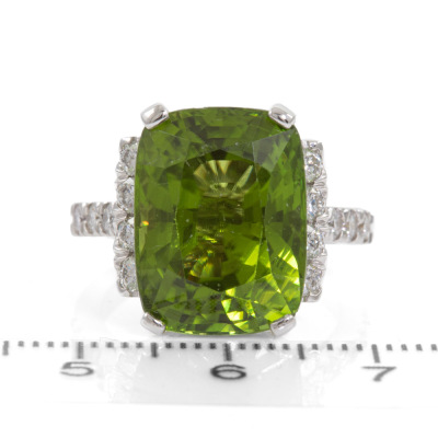 13.46ct Peridot and Diamond Ring - 2