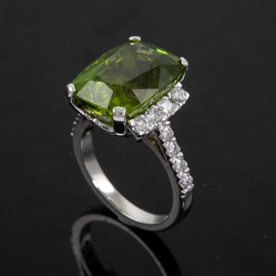 13.46ct Peridot and Diamond Ring - 5