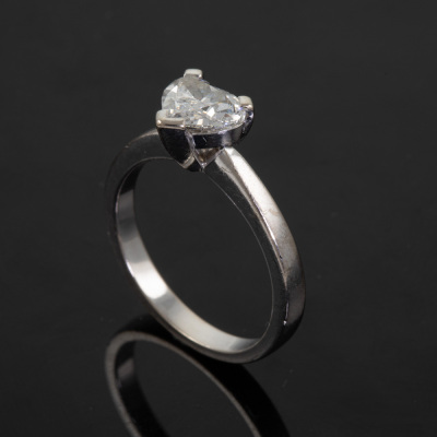 0.85ct Diamond Solitaire Ring - 5