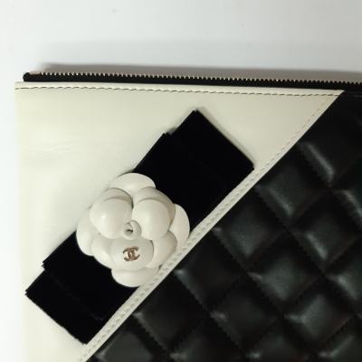 Chanel Camelia O-Case Clutch - 12