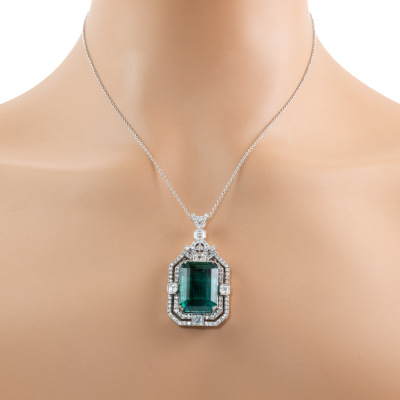 27.42ct Zambian Emerald & Diamond Pendant - 6