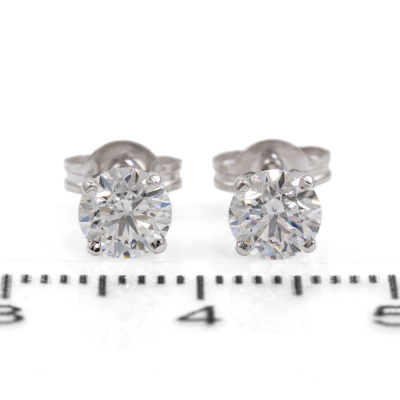 0.92ct Diamond Studs GIA D VS1-VS2 - 2