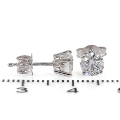 0.92ct Diamond Studs GIA D VS1-VS2 - 4