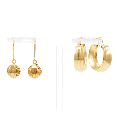 Two Pair of 14ct Gold Earrings