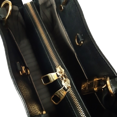 Louis Vuitton Montaigne MM Handbag - 15