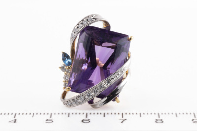 23.46ct Amethyst, Topaz and Diamond Ring - 2