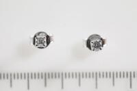 0.18ct Round Diamond Stud Earrings - 2