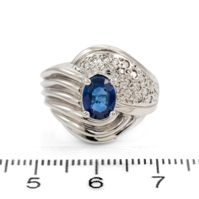 1.00ct Sapphire and Diamond Ring - 2